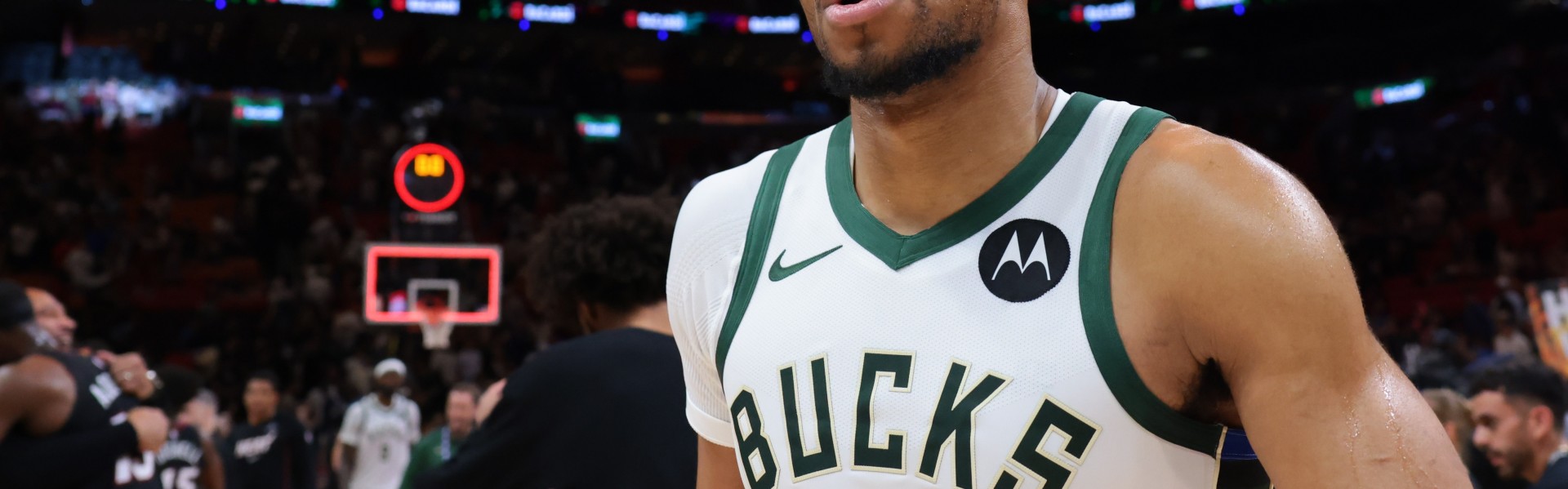 开云官网-Shams：截止日前数月字母已向雄鹿重申准备好交易 但他拒绝表态