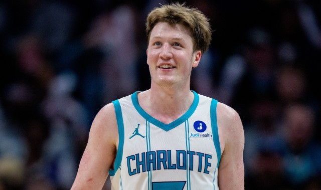 开云APP-还有19场没打~克尼佩尔26次单场20+&amp;65%+TS 平乔丹保持的历史纪录